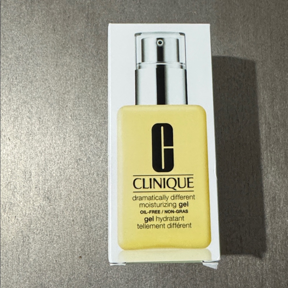 ✨NIB✨Clinique Dramatically Different Moisturizing Gel